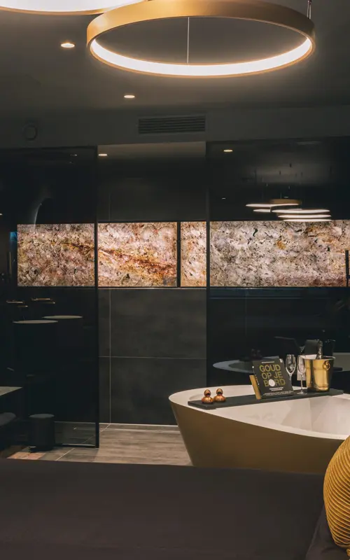 JEE-O Golden suite luxe badkamer